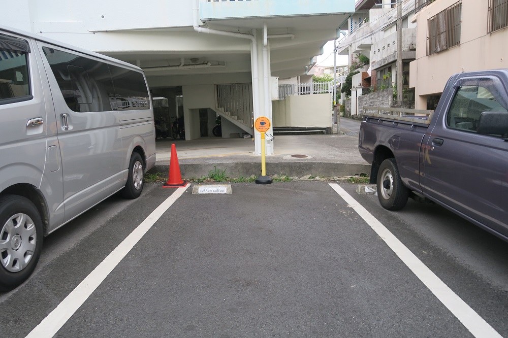 rokkan coffeeの駐車場を撮影した写真