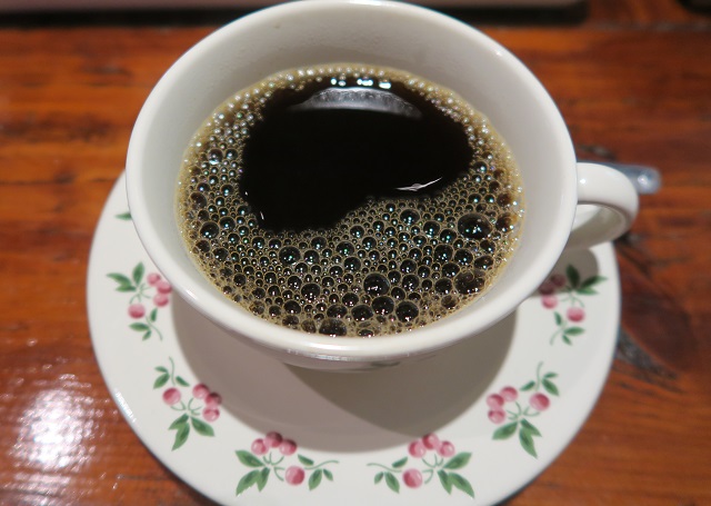 椰子並木のホットコーヒーを撮影した写真