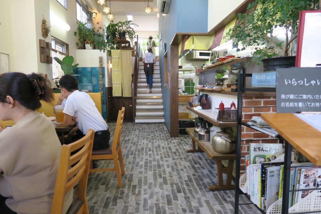 「ななほし食堂」の店内の様子を撮影した写真