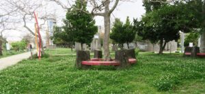 「天久ちゅらまち公園」のベンチを撮影した写真