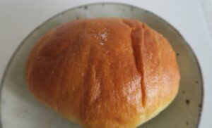 「DELICATESSEN TRUNQ」の塩パンを撮影した写真