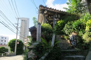 壺屋やちむん通りの「南ぬ窯」の外観を撮影した写真