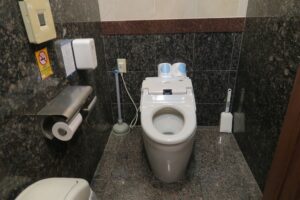 御菓子御殿松尾店の女性用トイレを撮影した写真