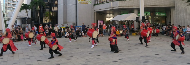 創作太鼓集団心（SHIN）のエイサーを撮影した写真