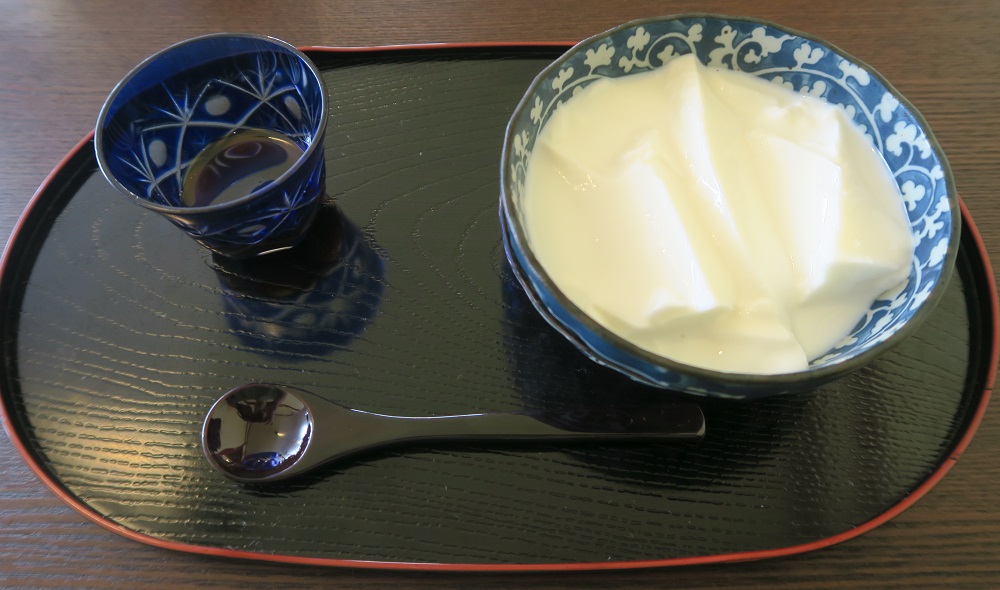 首里うかじ うかじそばの杏仁豆腐を撮影した写真