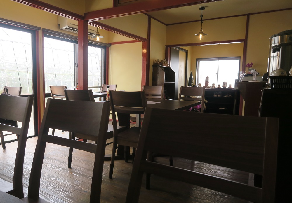 首里うかじ うかじそばの店内を撮影した写真