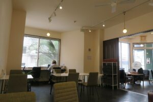 「Minsa Cafe（ミンサーカフェ）」の店内の様子を撮影した写真
