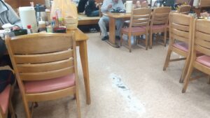 あやぐ食堂の店内を撮影した写真