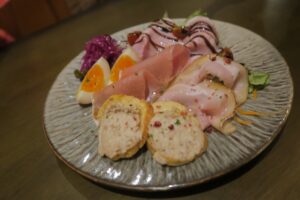 Cucina KiYOの前菜盛り合わせを撮影した写真