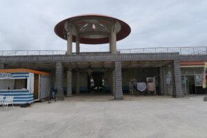 美らSUNビーチの更衣室を撮影した写真