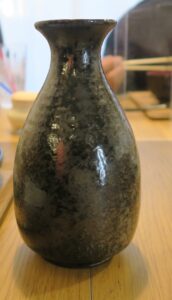 肉や食堂inへんざのまぶし重の出汁を撮影した写真