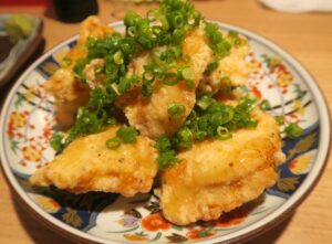 久茂地日本酒エビスの塩麹の唐揚げを撮影した写真
