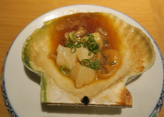 焼乃魚島のホタテのバターソテーを撮影した写真