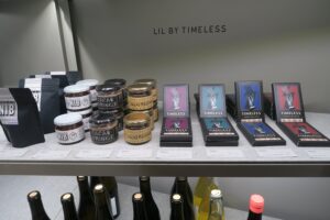 リキッド店内のタイムレスチョコレートの陳列を撮影した写真