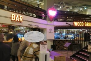FRANKEY TAVERNの店内の様子を撮影した写真