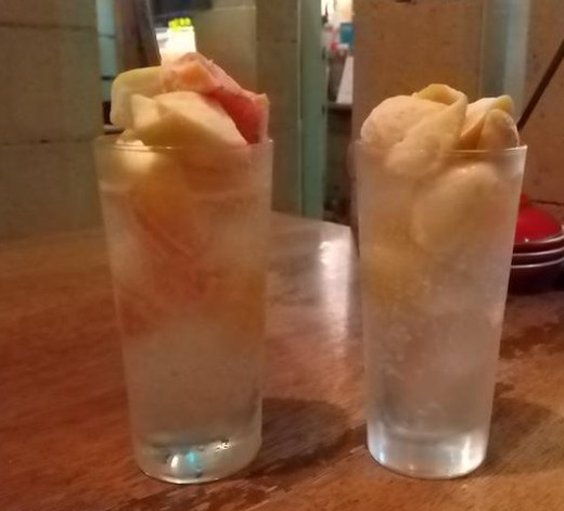 「大衆中華とお酒の場　マカト」のゴロゴロサワーを撮影した写真