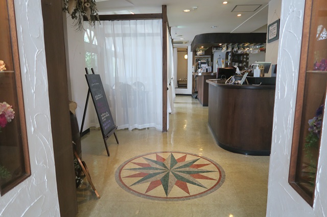 「La･ Miroir（ラ・ミロワール）」の店内の様子を撮影した写真