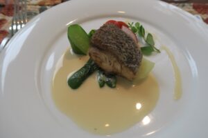 「La･ Miroir（ラ・ミロワール）」のカンパチのポアレを撮影した写真