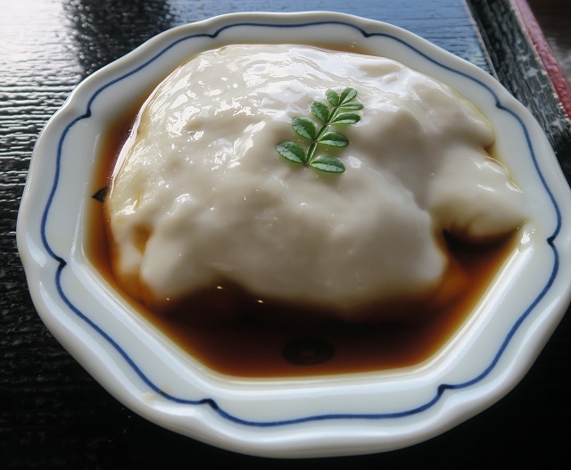 山の茶屋楽水のジーマミー豆腐を撮影した写真