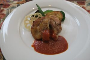 「La･ Miroir（ラ・ミロワール）」のチキンソテーを撮影した写真