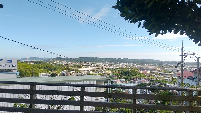 古民家食堂の駐車場からの眺めを撮影した写真