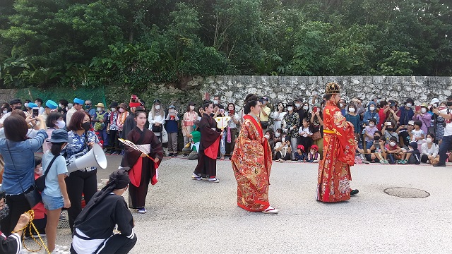 古式行列を撮影した写真