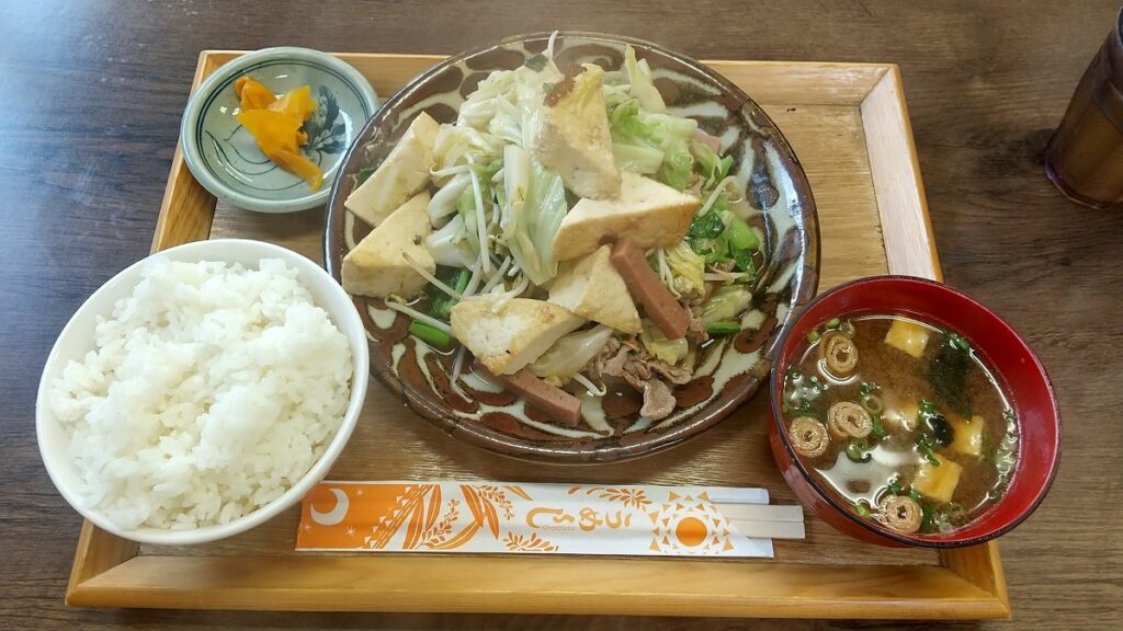 「ななほし食堂」の豆腐チャンプルーを撮影した写真