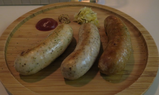 BEER PARA DININGの自家製ソーセージを撮影した写真