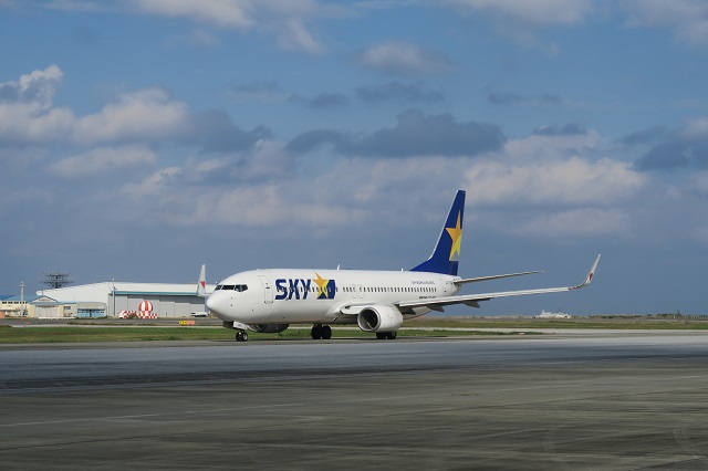 「美ら島エアーフェスタ」のスカイマークを撮影した写真