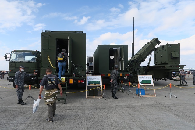 「美ら島エアーフェスタ」の待機車両を撮影した写真