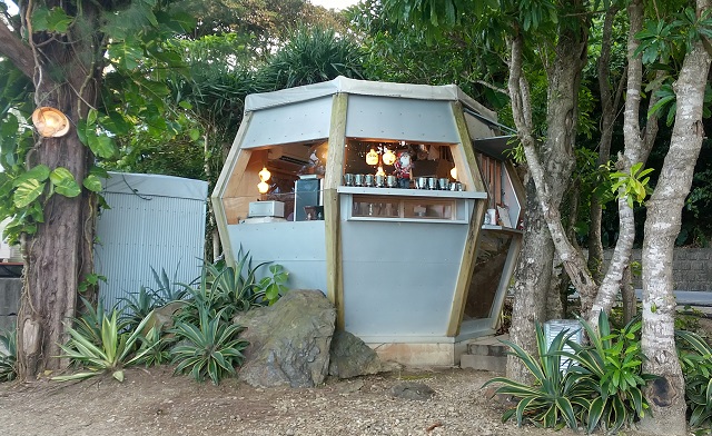 「fifi parlor」の外観を撮影した写真