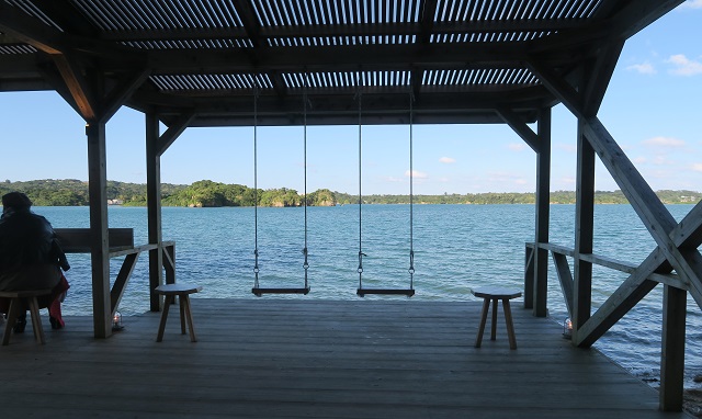 「fifi parlor」のブランコを撮影した写真