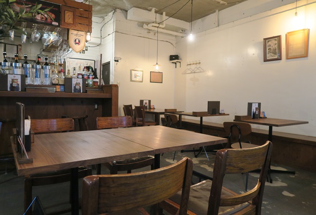 「ALGOS DELI×HAMBURG」の店内の様子を撮影した写真