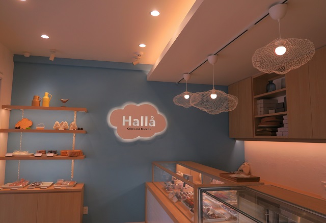 Hallå Cakes and Biscuitsの店内の様子を撮影した写真