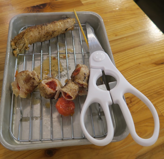 串ナカマのセンベロの豚バラ串を撮影した写真