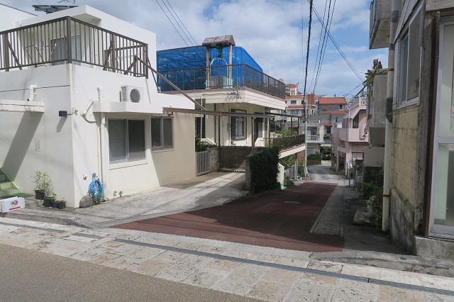 カジュアル洋食「A demain アドゥマン」への道を撮影した写真