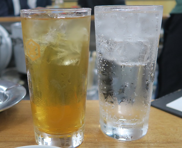 大衆酒場エイクラのさんぴんハイと酎ハイを撮影した写真