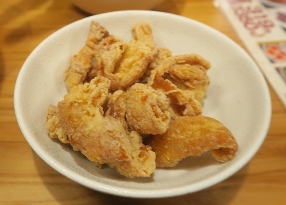 鳥貴族の鶏皮チップを撮影した写真