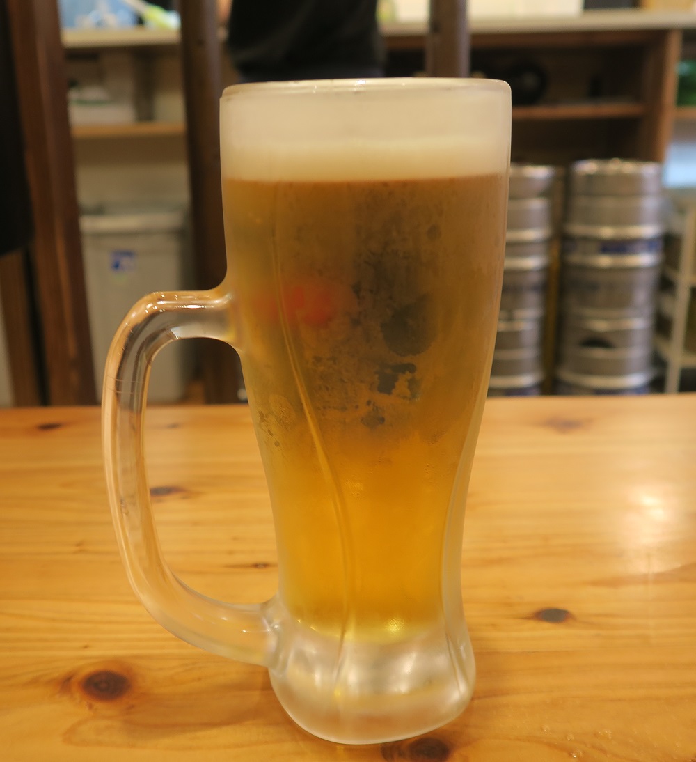 鳥貴族のビールを撮影した写真