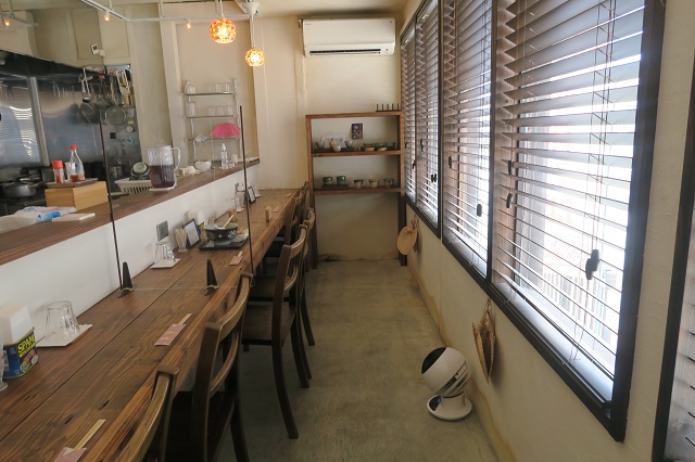 すば処あじぐくるの店内を撮影した写真