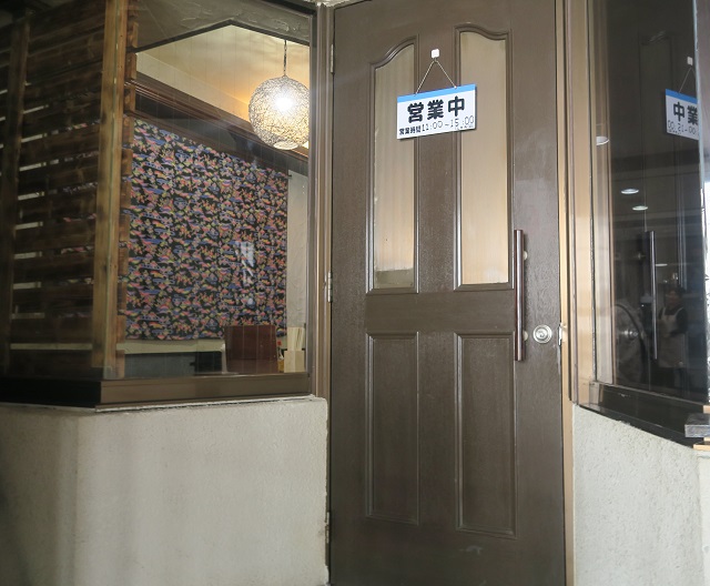 神里そばの入口を撮影した写真