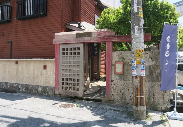 つばめ御茶屋御殿の外観を撮影した写真