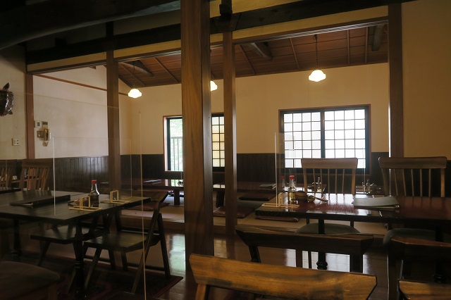 つばめ御茶屋御殿の店内の様子を撮影した写真