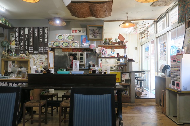 天妃そばの店内の様子を撮影した写真
