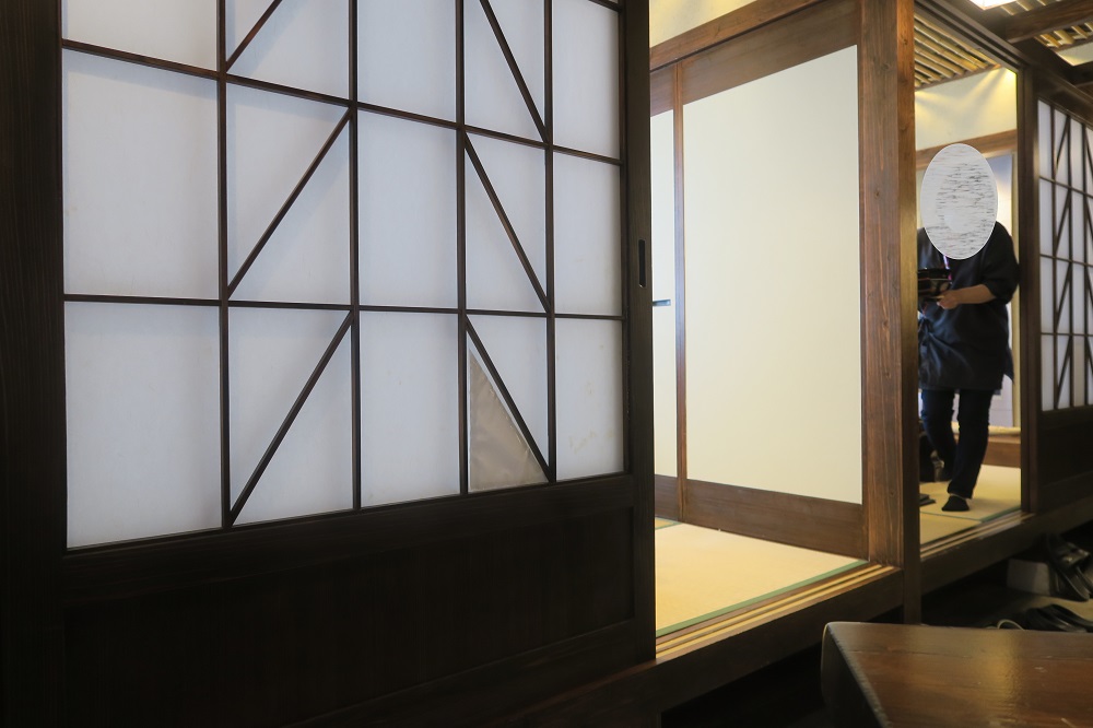 美濃作の座敷席を撮影した写真