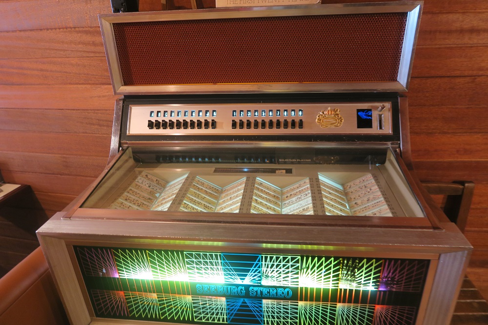 コーヒーシャープララミーのジュークボックスを撮影した写真