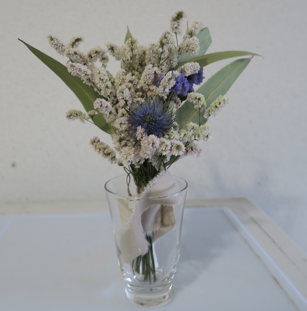 「mebuku」のドライフラワーを飾ったところを撮影した写真