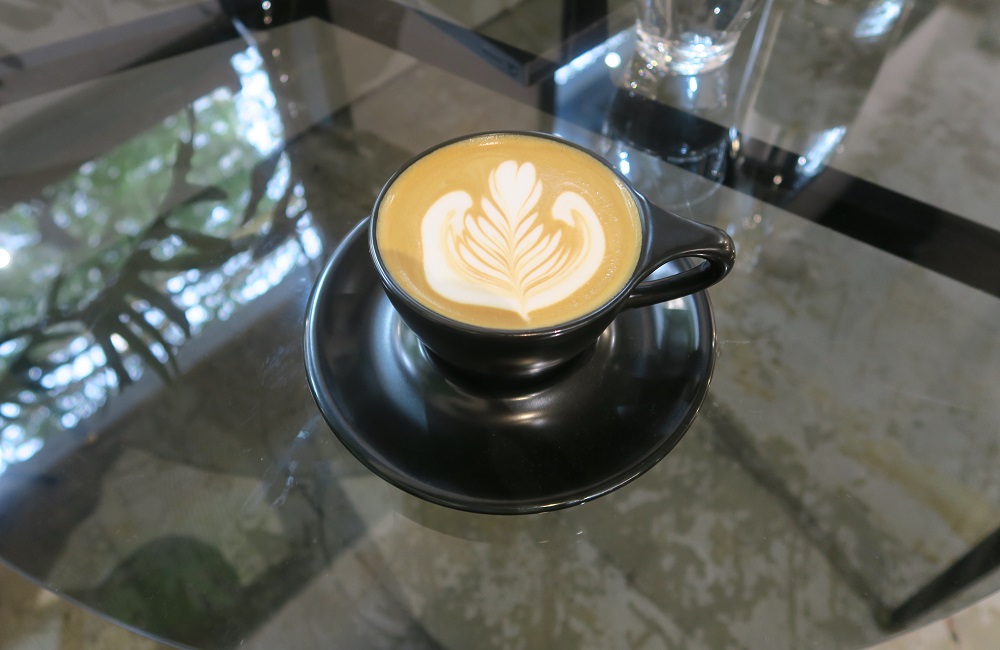 「merisis coffee brewers」のラテアートを撮影した写真