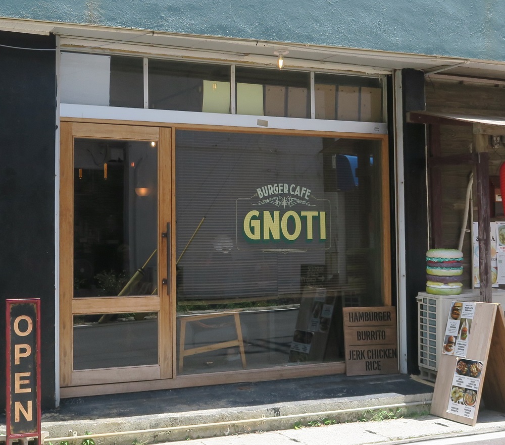 「BurgerCafe GNOTI (ノティ)」の外観を撮影した写真