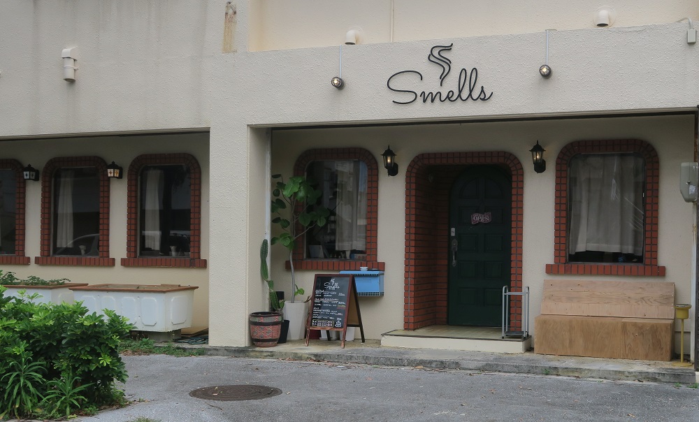 「smells」の外観を撮影した写真